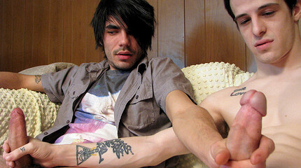 Straight boy doesnt seem to mind it