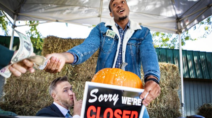 Mayor Alex Mecum Gets His Huge Cock Secretly Sucked By Cute Guy Trent King In Public