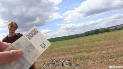 Some outdoor fucking for a cute treasure hunter