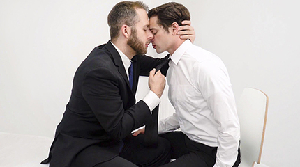 Dilf dive deep and stretching his aching hole
